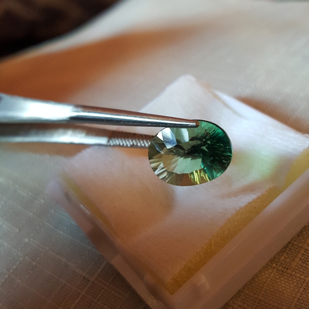 FLOURITE CONCAVE 6.07 CT